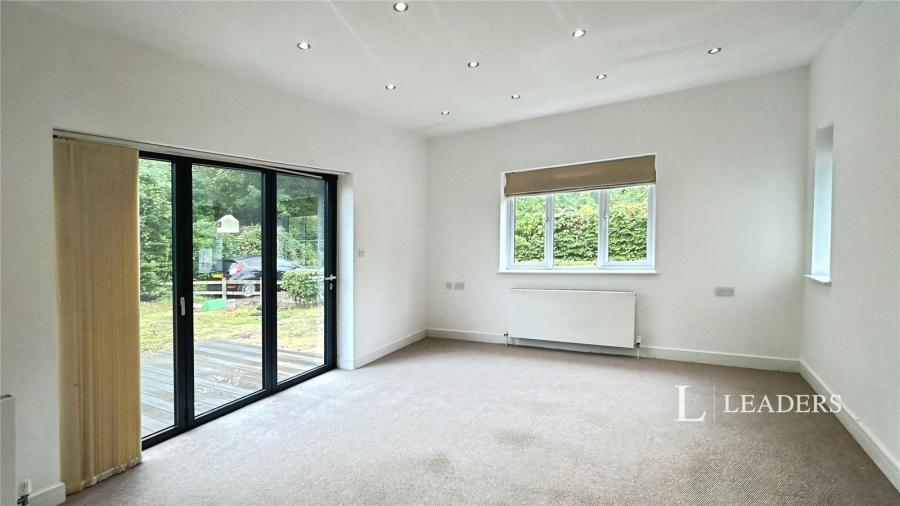 3 bedroom bungalow to rent - Main Road, Shurdington, Cheltenham, Gloucestershire, GL51 - Property View 1