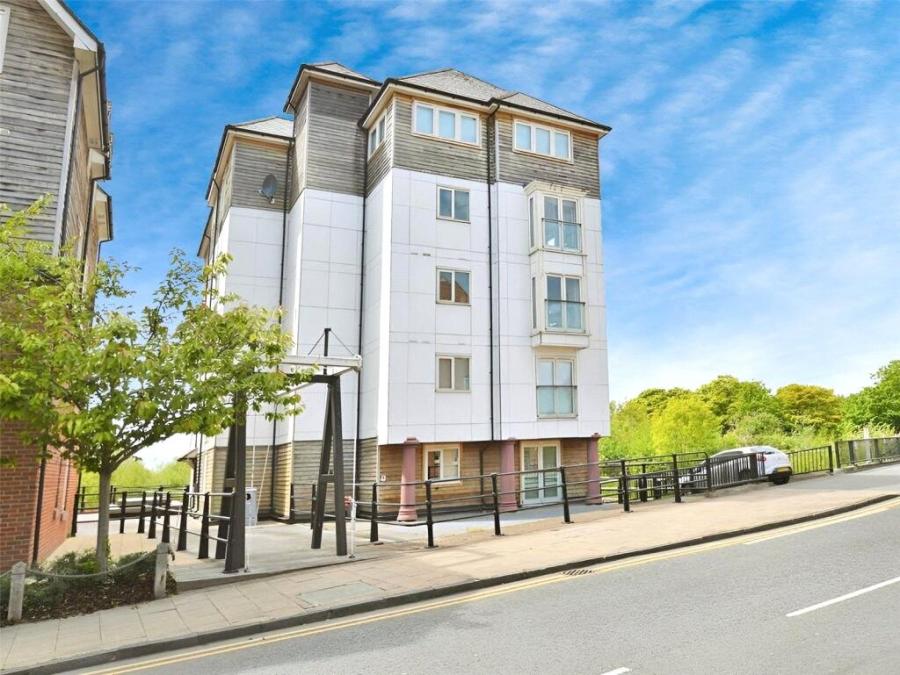 2 bedroom apartment to rent - The Wharf, New Crane Street, Chester, CH1 - Property View 1