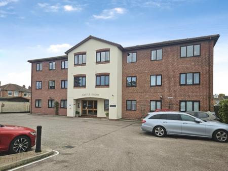2 bedroom apartment for sale - Castle Road, Clacton-on-Sea, Essex, CO15 - Property View 2