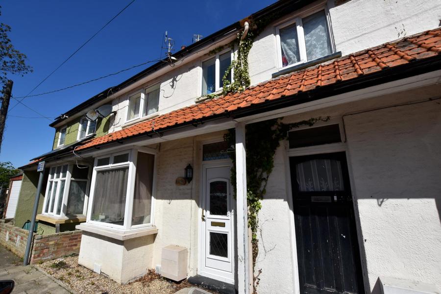 3 bedroom house to rent - Churchfield Road, Walton on the Naze, CO14 - Property View 1