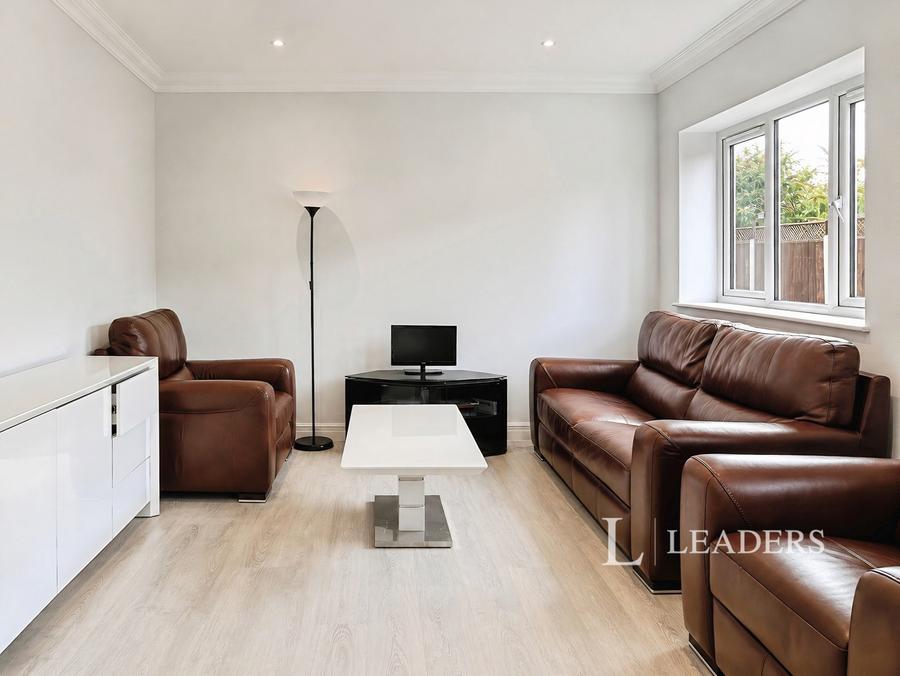 3 bedroom bungalow for sale - Mersea Road, Colchester, Essex, CO2 - Property View 2