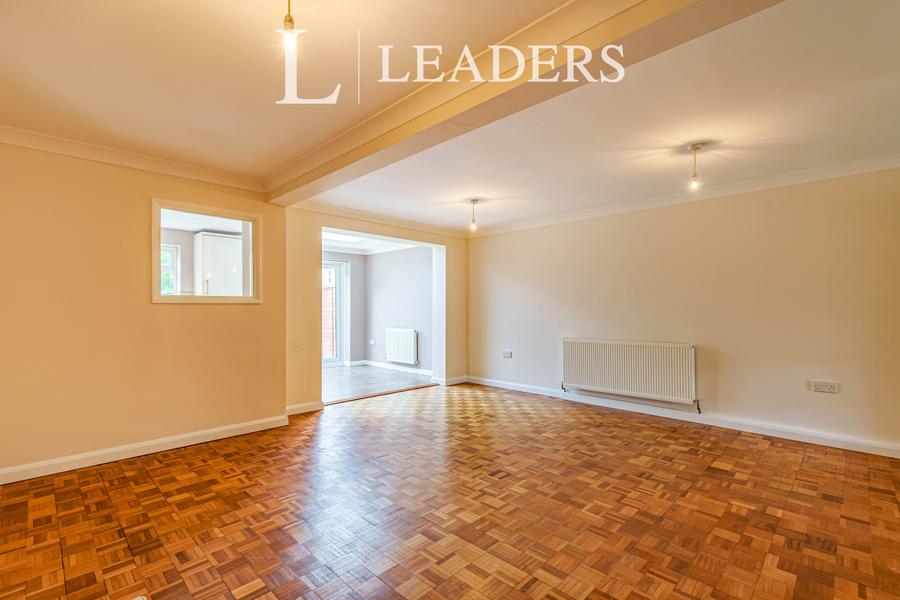 3 bedroom house to rent - Saunders Close, Crawley, RH10 - Property View 3