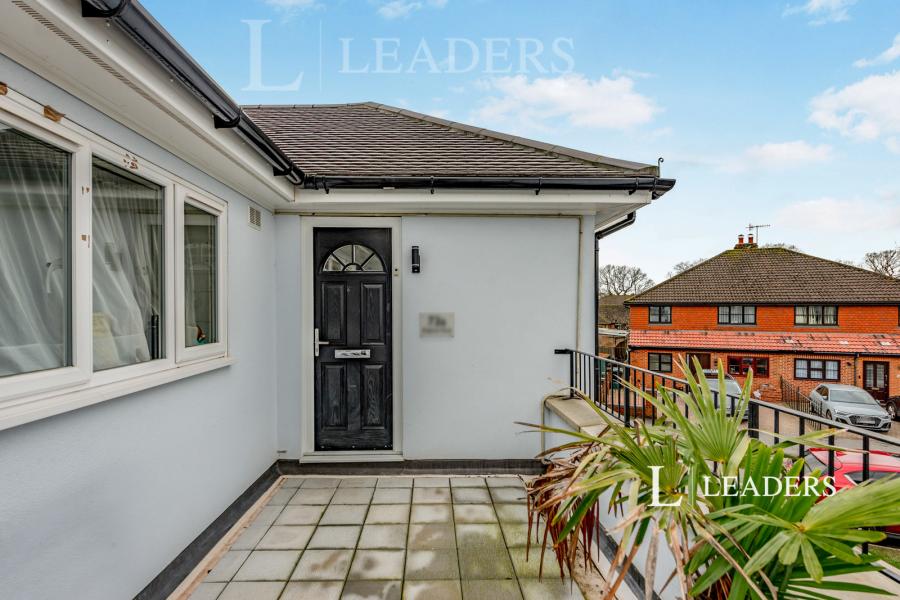 2 bedroom apartment to rent - Brighton Road, Horley, RH6 - Property View 1
