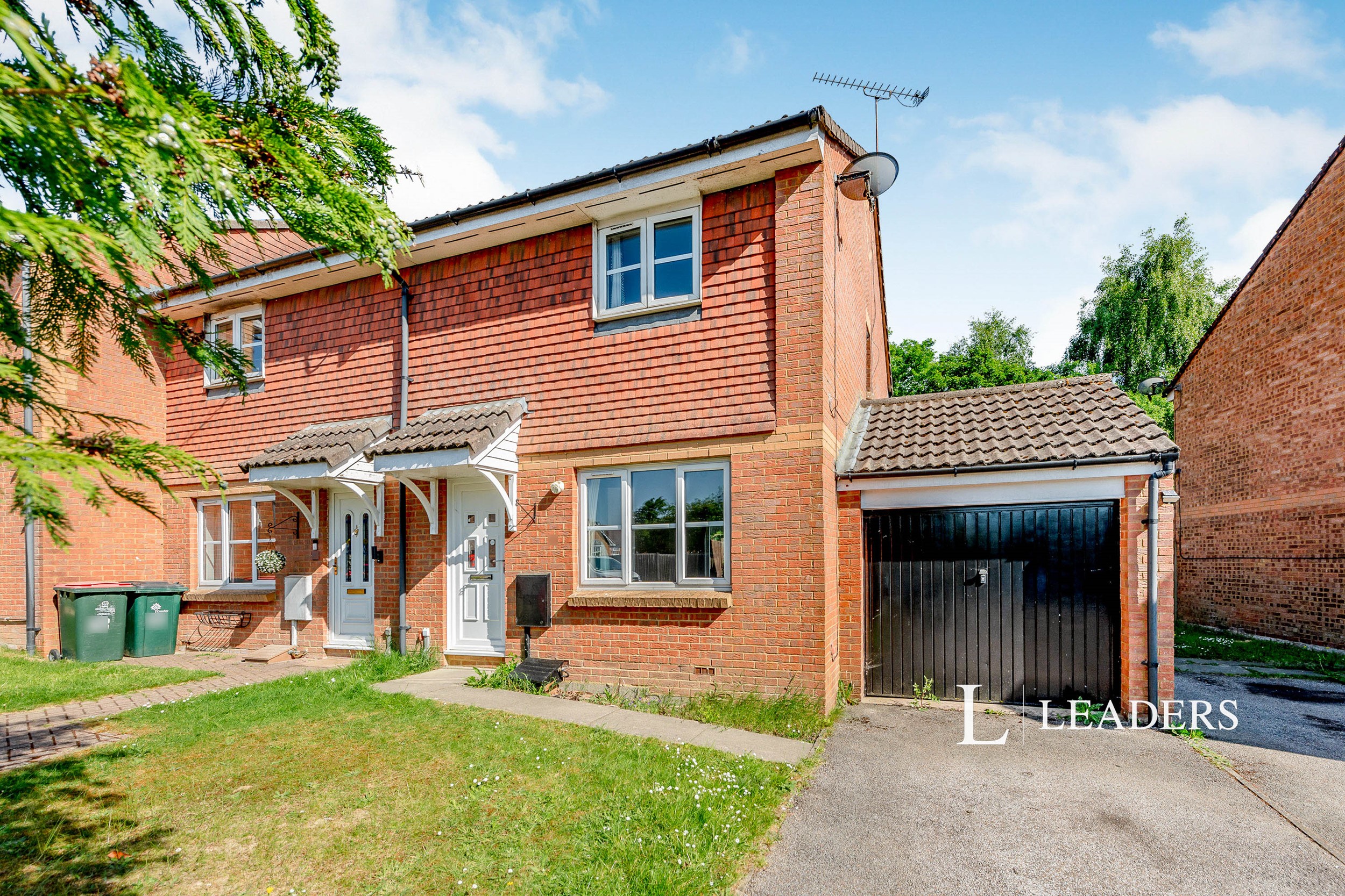 3 bedroom house to rent - Bolton Road, Maidenbower, Crawley, RH10 - Property View 1