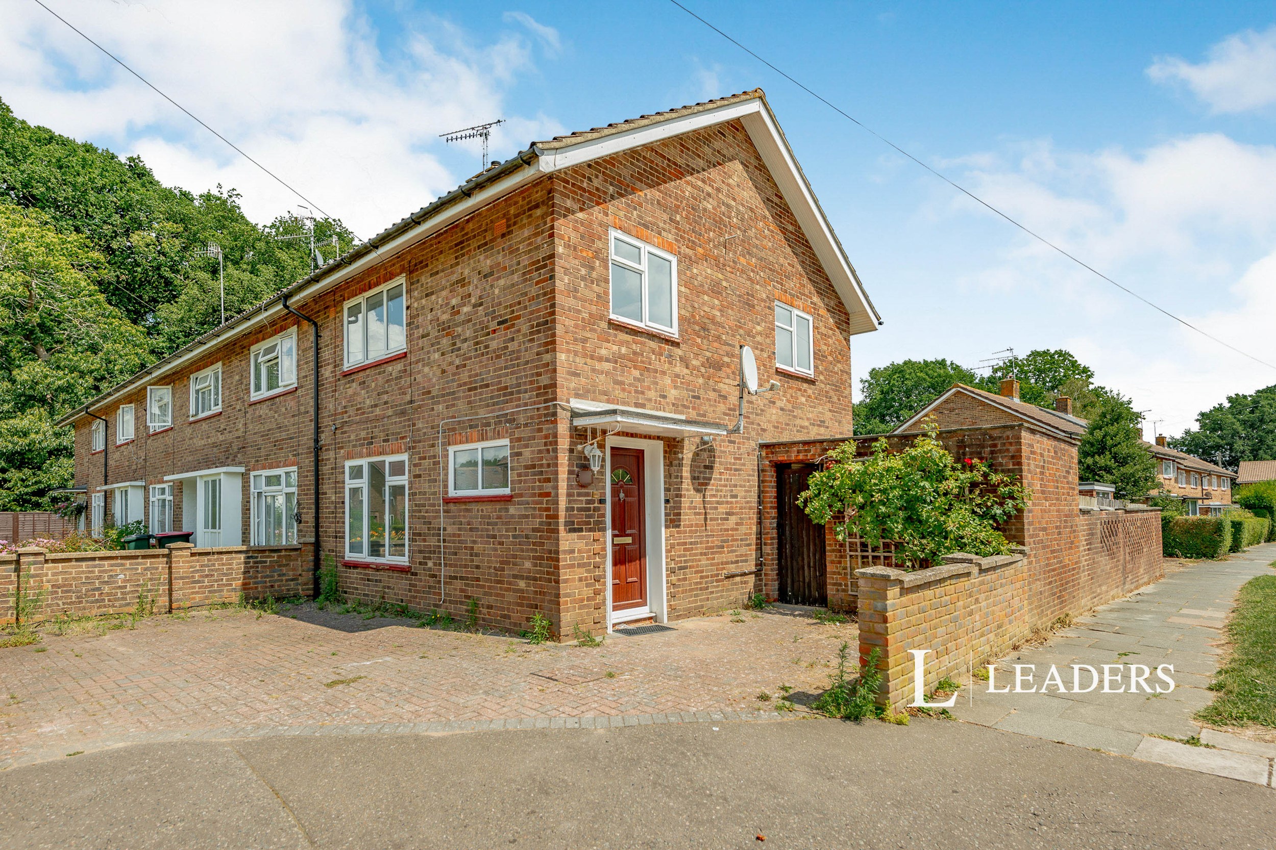 2 bedroom house to rent - Crossways Close, Crawley, RH10 - Property View 1