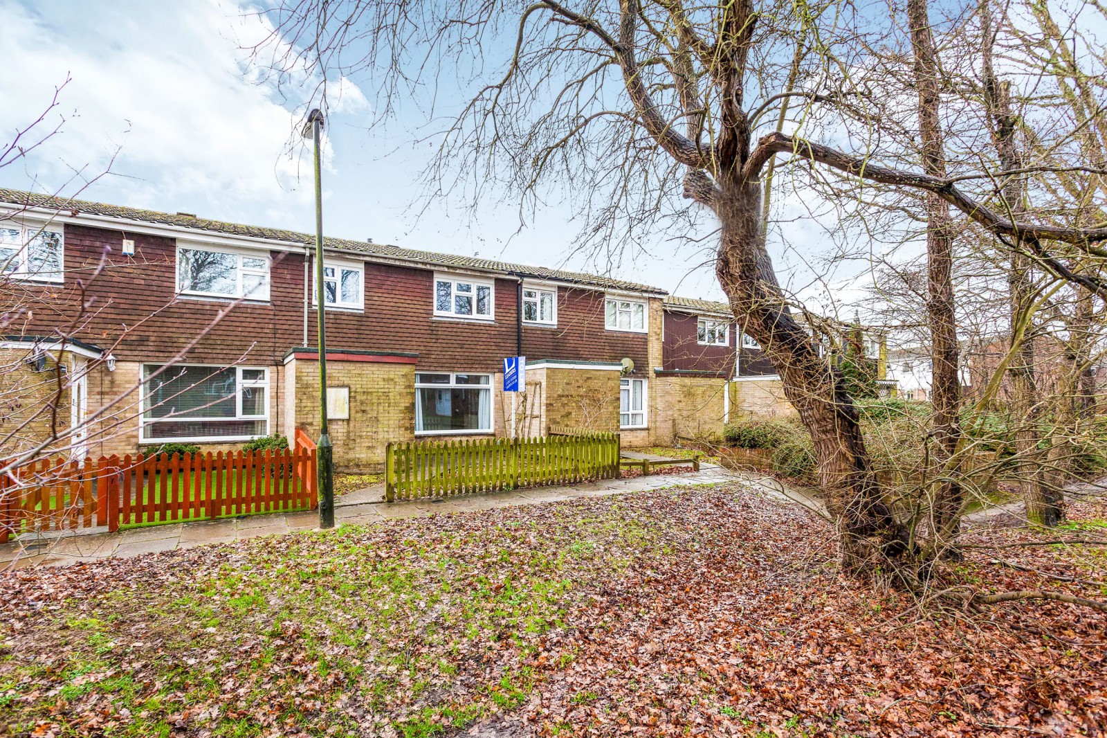 3 bedroom house to rent - Jewel Walk, Crawley, RH11 - Property View 1