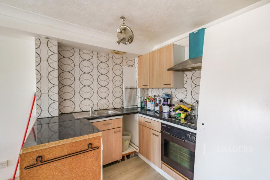 studio to rent - Bowman Court, London Road, Crawley, RH10 - Property View 3