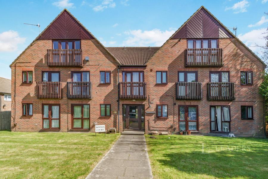 studio to rent - Bowman Court, London Road, Crawley, RH10 - Property View 1