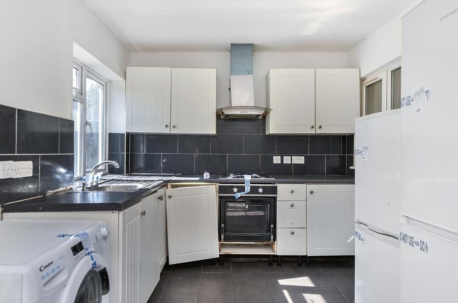 4 bedroom house for sale - Morden Gardens, Mitcham, CR4 - Property View 2