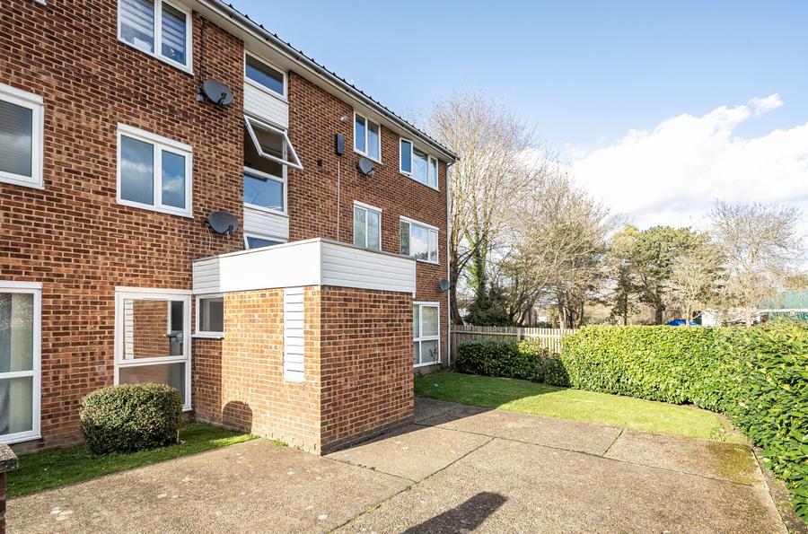 2 bedroom apartment for sale - Hartscroft, Linton Glade, Croydon, CR0 - Property View 1