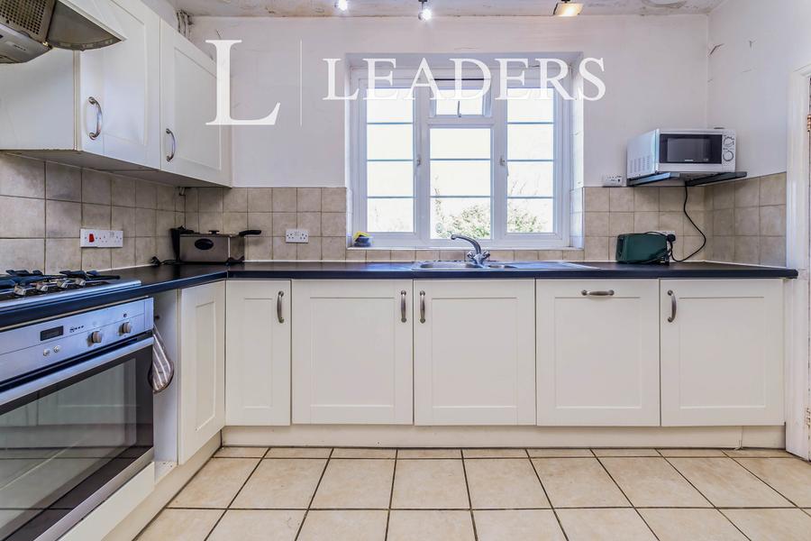 3 bedroom apartment to rent - Cecil Court, Addiscombe Road, Croydon, CR0 - Property View 3