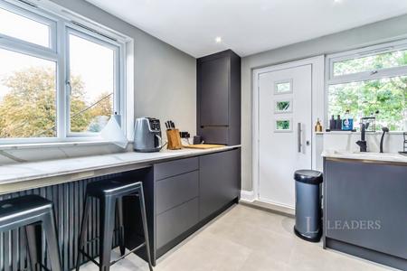 3 bedroom maisonette to rent - Brighton Road, Purley, CR8 - Property View 2