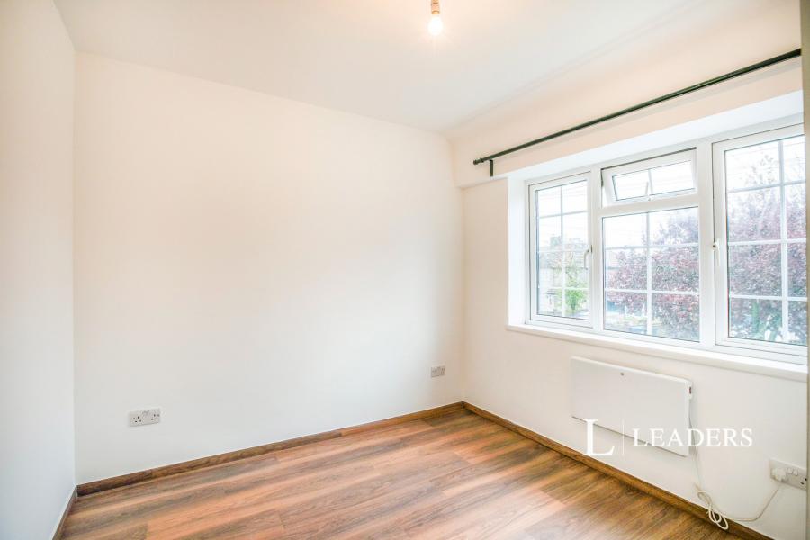 property to rent - Overbury Crescent, New Addington, Croydon, CR0 - Property View 3