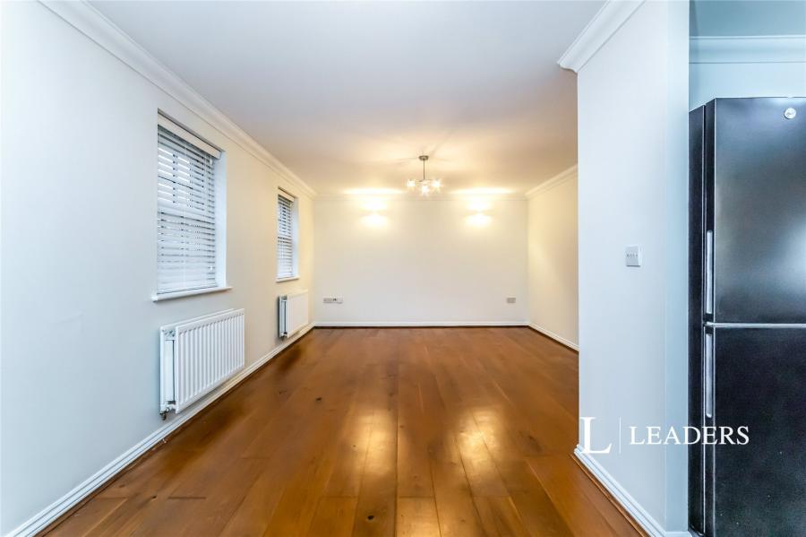 property to rent - Gawton Crescent, Coulsdon, CR5 - Property View 1