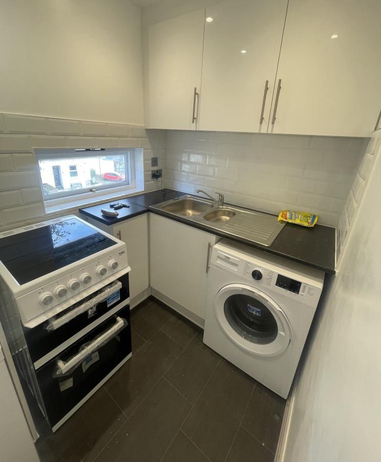 1 bedroom apartment to rent - Shinners Close, London, SE25 - Property View 3
