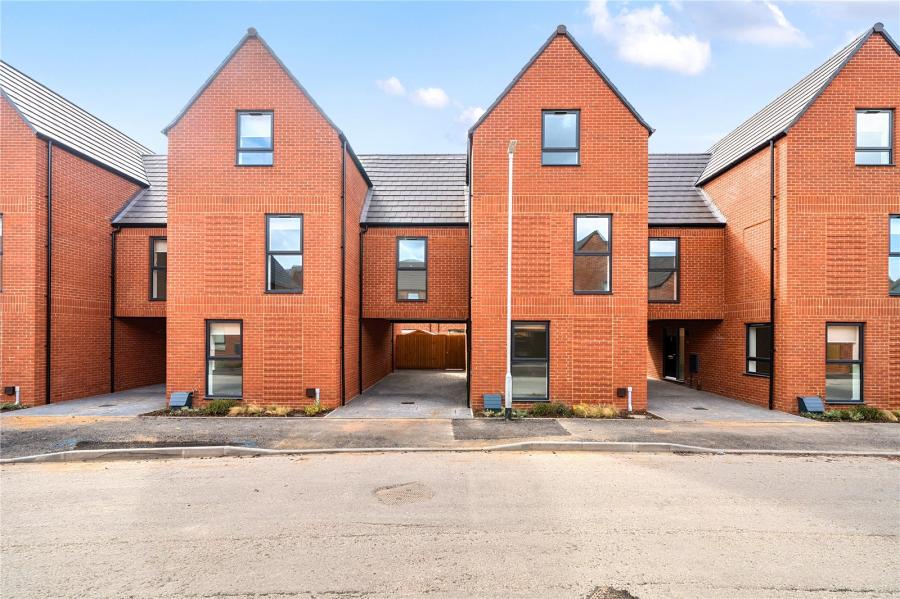 4 bedroom house to rent - Waterslade Way, Houghton Regis, Dunstable, Bedfordshire, LU5 - Property View 1