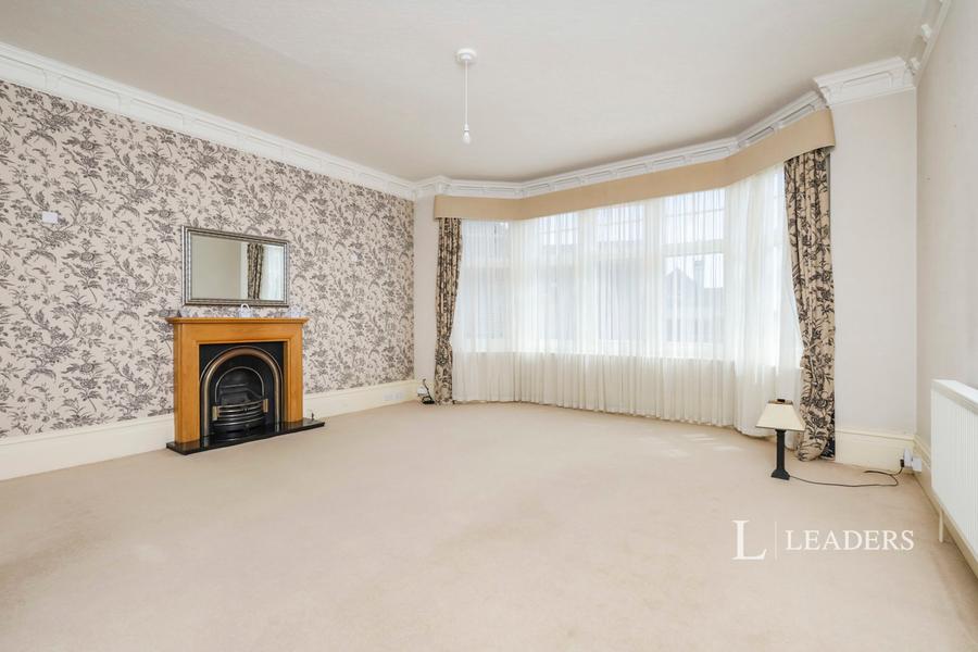 2 bedroom apartment to rent - Prideaux Road, Eastbourne, BN21 - Property View 2