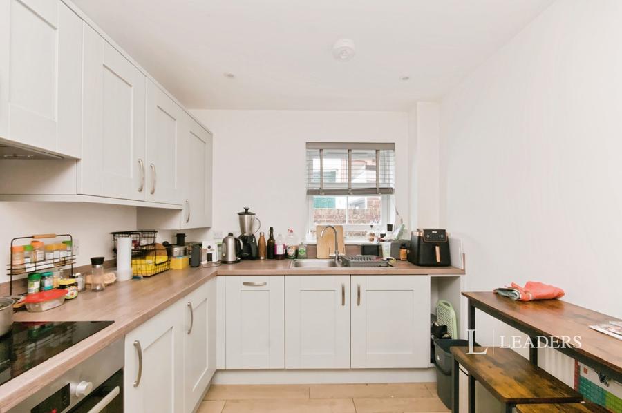 2 bedroom apartment to rent - Grange Road, Eastbourne, East Sussex, BN21 - Property View 3