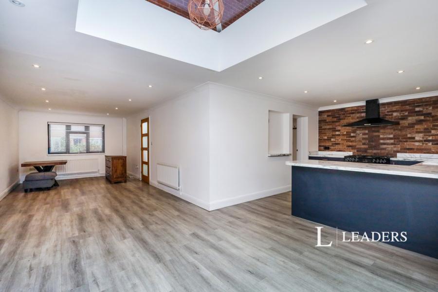 3 bedroom house to rent - Hadlow Avenue, Eastbourne, BN23 - Property View 2