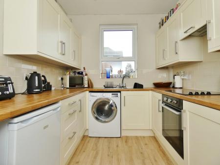 2 bedroom property to rent - Moatcroft Road, Eastbourne, BN21 - Property View 2