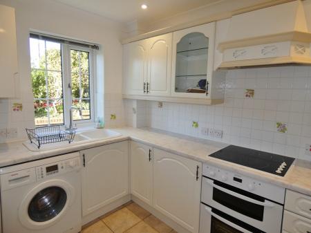2 bedroom apartment to rent - Dorchester Court, 30 Selwyn Road, Eastbourne, BN21 - Property View 3