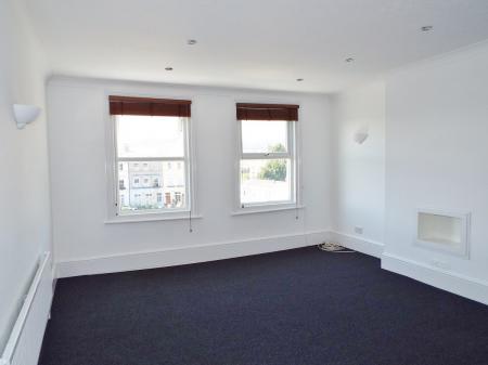 2 bedroom apartment to rent - Upperton Gardens, Eastbourne, BN21 - Property View 3