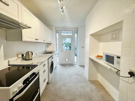 2 bedroom apartment to rent - South Cliff, Eastbourne, BN20 - Property View 3