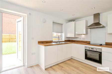 3 bedroom house to rent - Sandpiper Grove, Bosham, Chichester, West Sussex, PO18 - Property View 2