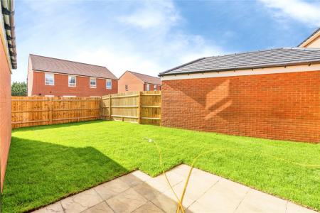 4 bedroom house to rent - Tern Crescent, Bosham, Chichester, West Sussex, PO18 - Property View 2