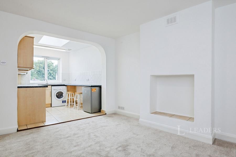 2 bedroom apartment to rent - Craddocks Parade, Ashtead, Surrey, KT21 - Property View 3