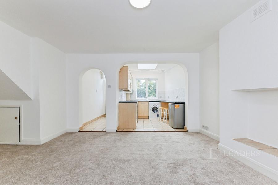 2 bedroom apartment to rent - Craddocks Parade, Ashtead, Surrey, KT21 - Property View 2