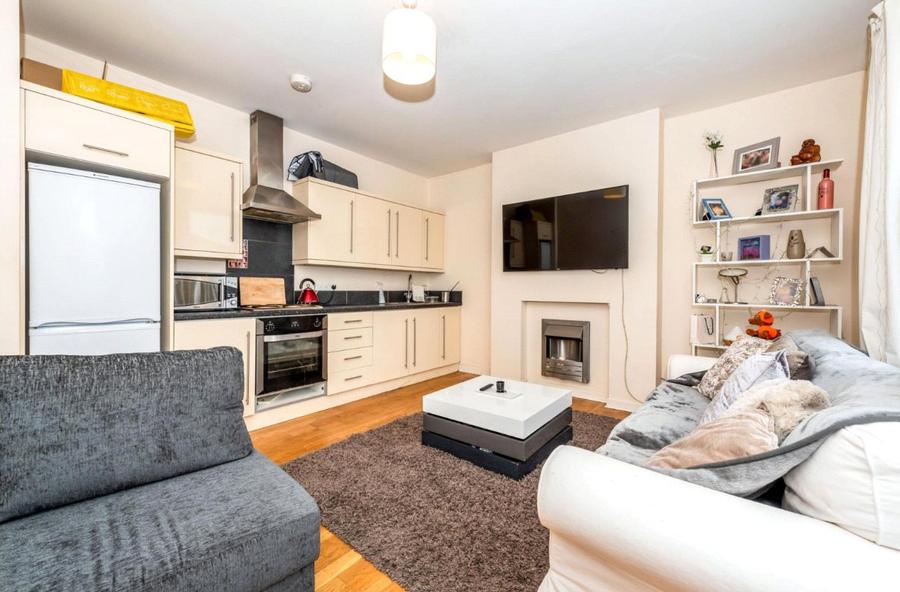 1 bedroom apartment to rent - East Street, Epsom, KT17 - Property View 3