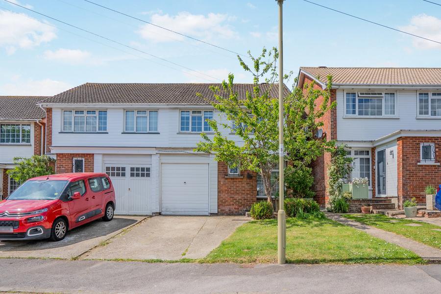 4 bedroom house to rent - Furneaux Gardens, Fareham, PO16 - Property View 1