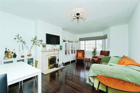 apartment to rent - Beulah Hill, London, SE19
