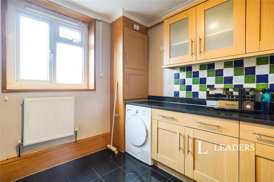 3 bedroom apartment to rent - Stockwell Gardens Estate, London, SW9 - Property View 2