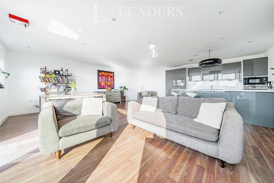 2 bedroom apartment to rent - The Blue Building, Gunwharf Quays, Portsmouth, PO1 - Property View 1