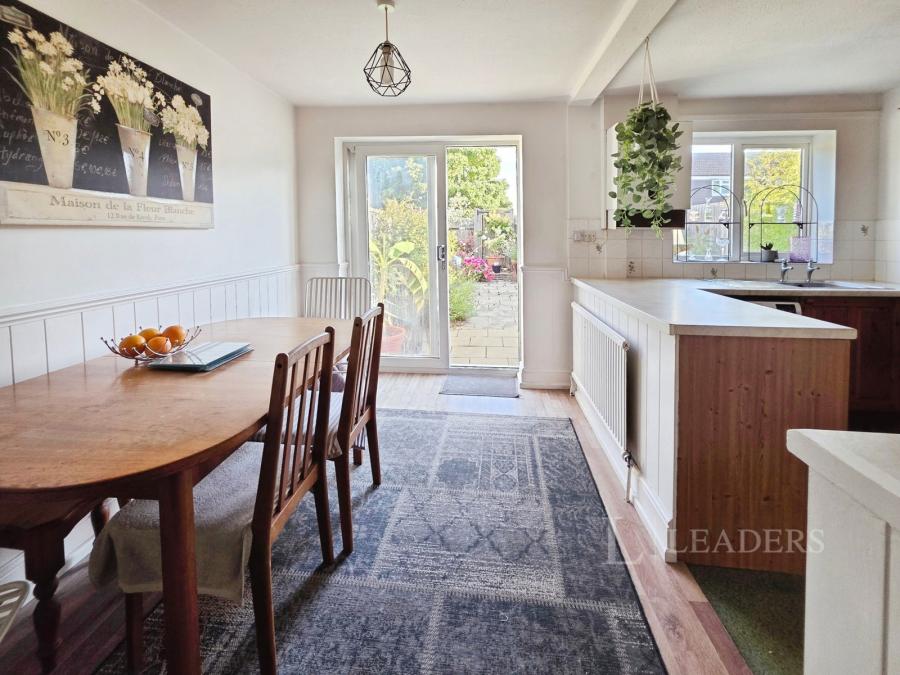 3 bedroom house for sale - Peacocks, Harlow, Essex, CM19 - Property View 3