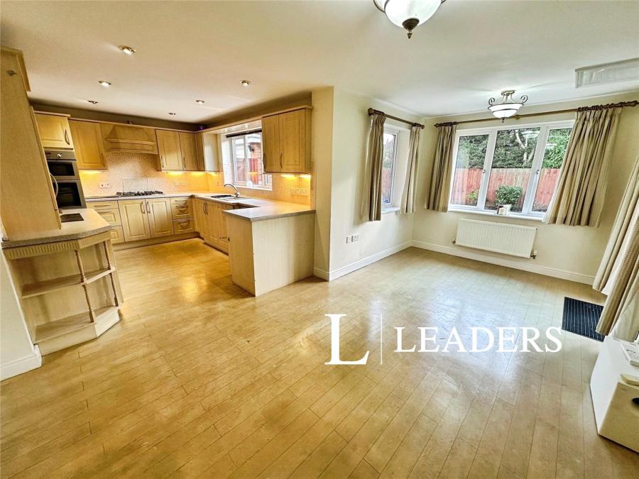 4 bedroom house to rent - Kennington Oval, Stoke-on-Trent, Staffordshire, ST4 - Property View 3