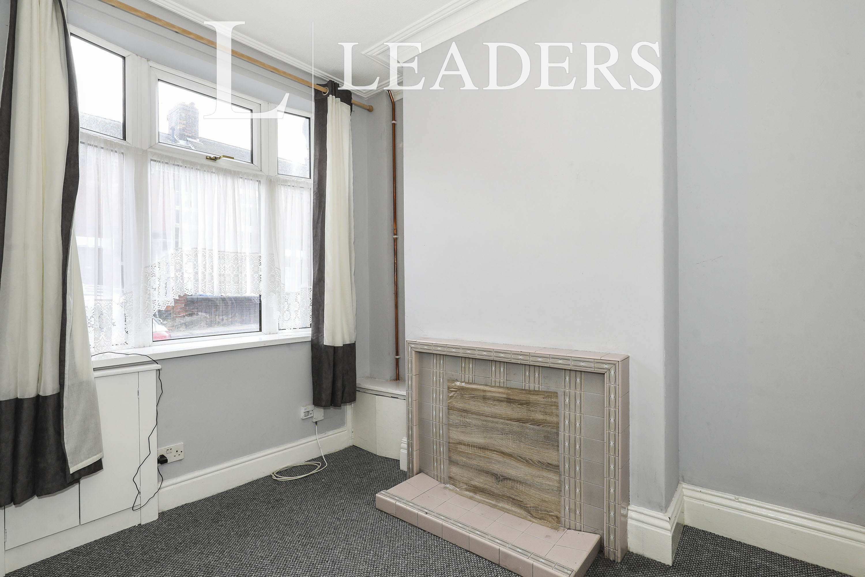 3 bedroom house to rent - Pinnox Street, Stoke-on-Trent, ST6 - Property View 1