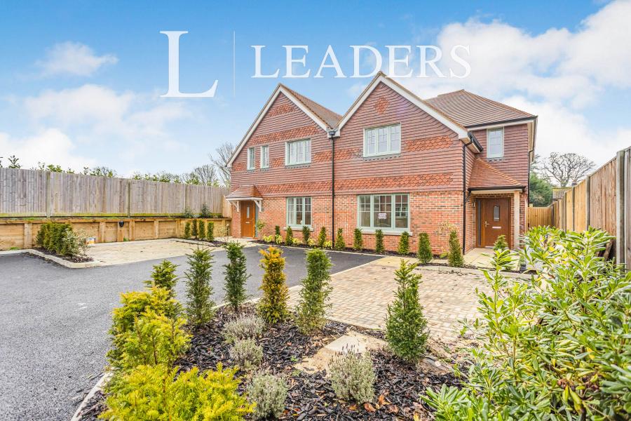 4 bedroom house to rent - Acorn Gardens, Bell Lane, Splaynes Green, Uckfield, TN22 - Property View 1