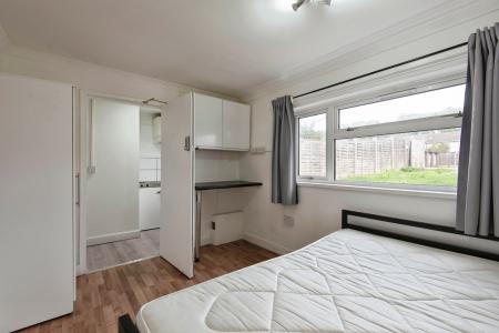 studio to rent - 2, 16 Beale Close, Stevenage, Hertfordshire, SG2 - Property View 2