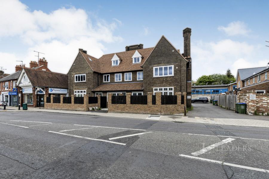 2 bedroom apartment to rent - Queen Street, RH13 - Property View 1