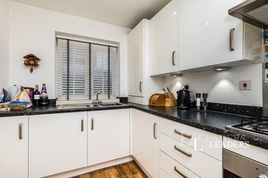 2 bedroom house to rent - White Close, Broadbridge Heath, Horsham, West Sussex, RH12 - Property View 3