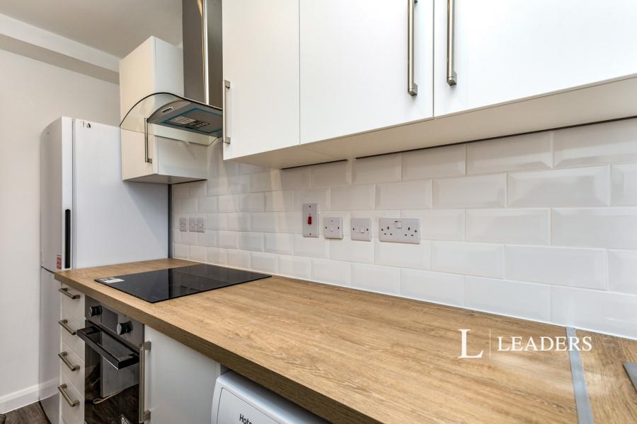 2 bedroom apartment to rent - Bishopric Court, Horsham, West Sussex, RH12 - Property View 2