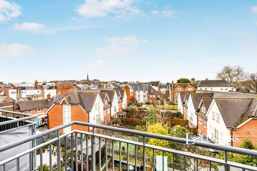 2 bedroom apartment to rent - The Forum, Lower Tanbridge Way, Horsham, West Sussex, RH12 - Property View 1