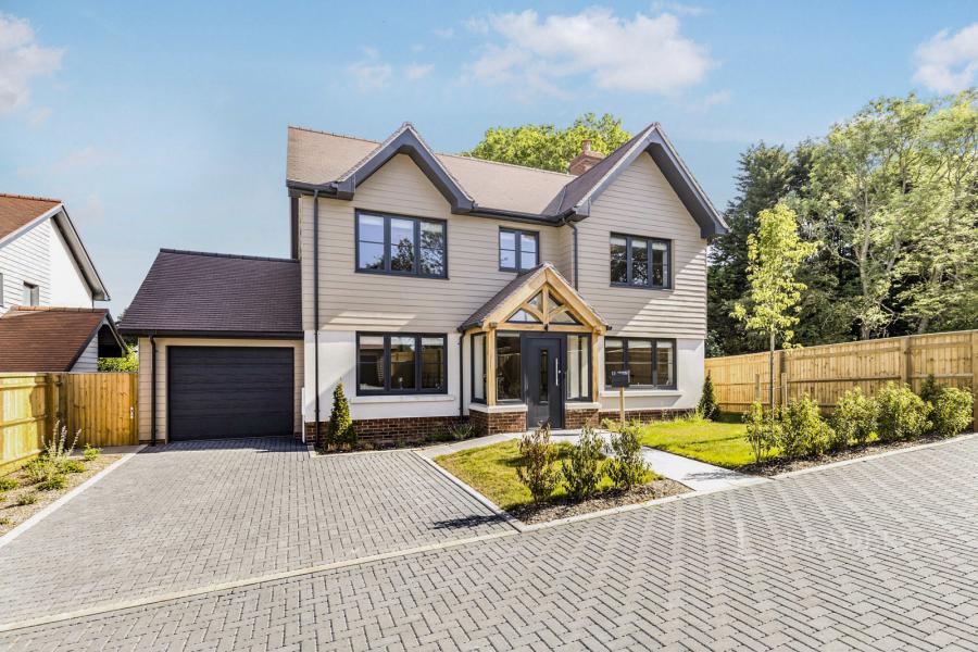 4 bedroom house to rent - Coolhurst Close, Monks Gate, Horsham, West Sussex, RH13 - Property View 1