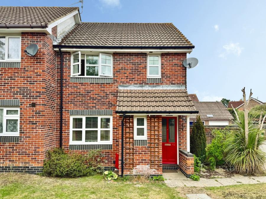 3 bedroom house to rent - Cissbury Close, Horsham, RH12 - Property View 1