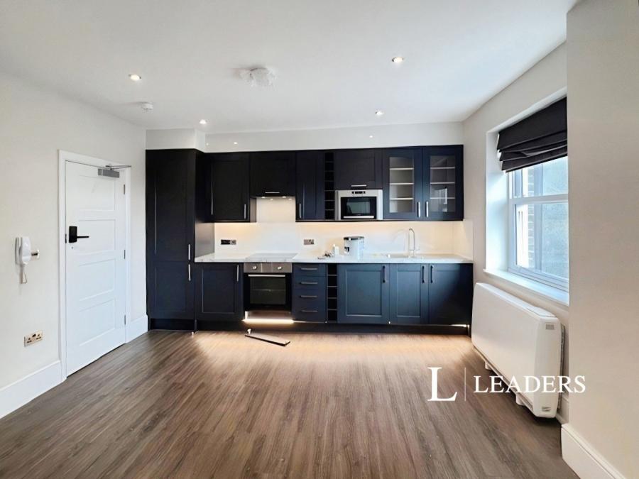studio to rent - West Street, Brighton, East Sussex, BN1 - Property View 1