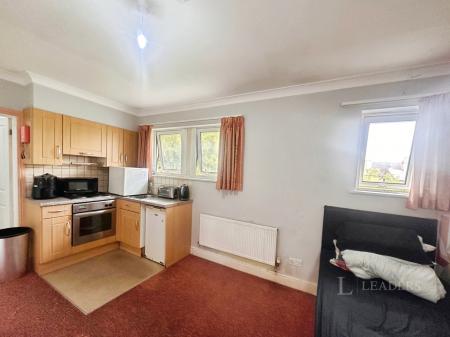 apartment to rent - Cotteridge Manor, 72 Middleton Hall Road, Kings Norton, Birmingham, B30 - Property View 3