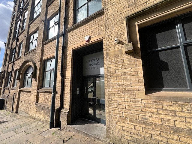 1 bedroom apartment to rent - East Parade, Bradford, West Yorkshire, BD1 - Property View 1